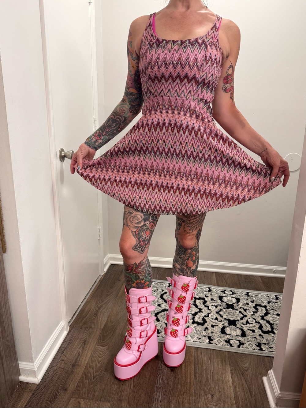 Vintage Candie's Pink Chevron Knit Scoop-Neck Skater Dress Keyhole Back Size XS